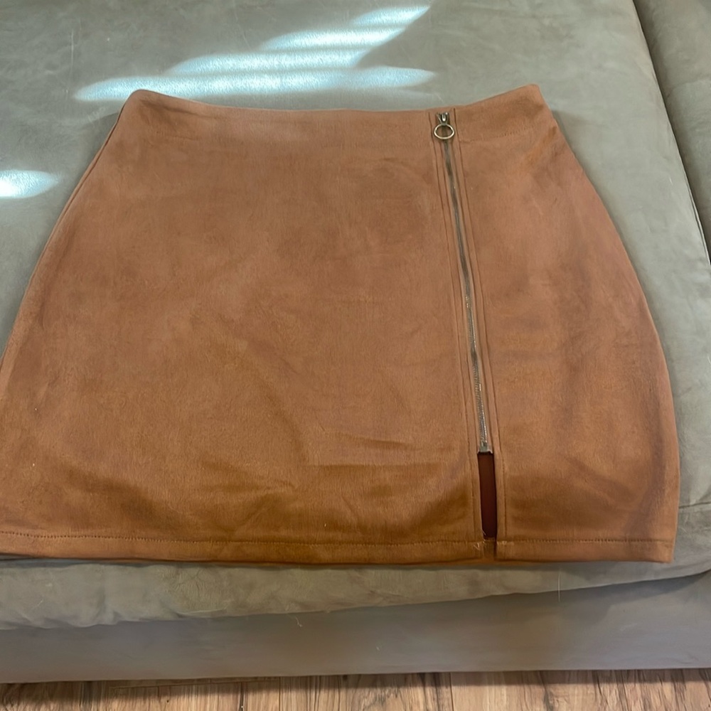 Large zip camel skirt